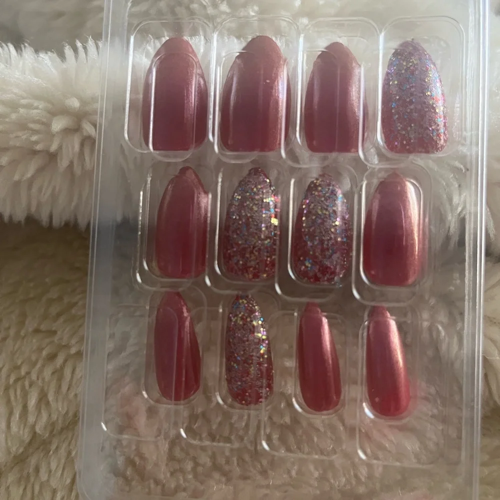 DIY press on‎ burgundy nails, glitter